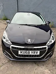 Used 2018 Peugeot 208 Signature Blue - Interior and Exterior details 9