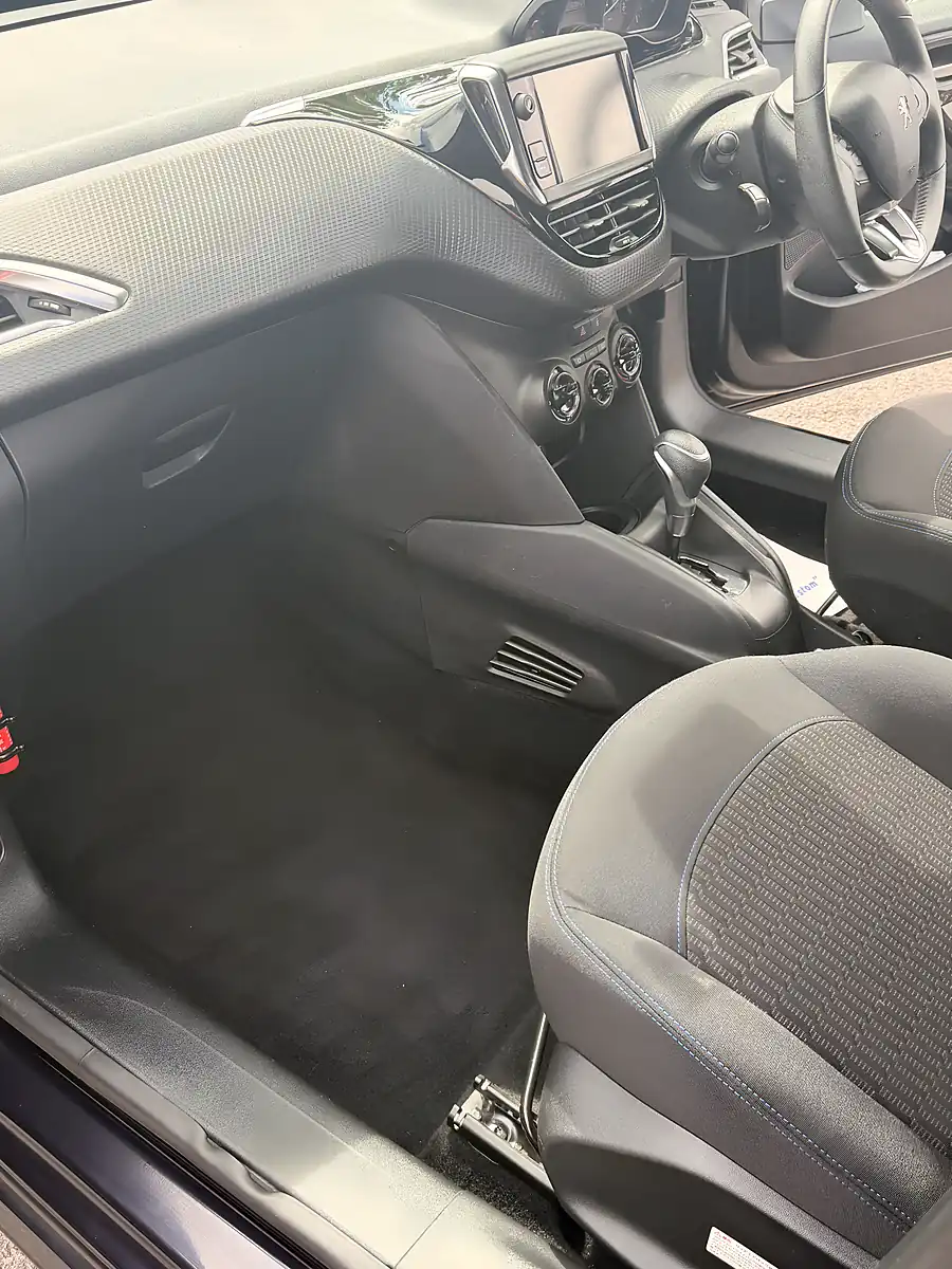 Used 2018 Peugeot 208 Signature Blue - Interior and Exterior details 11