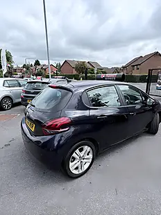 Used 2018 Peugeot 208 Signature Blue - Interior and Exterior details 2