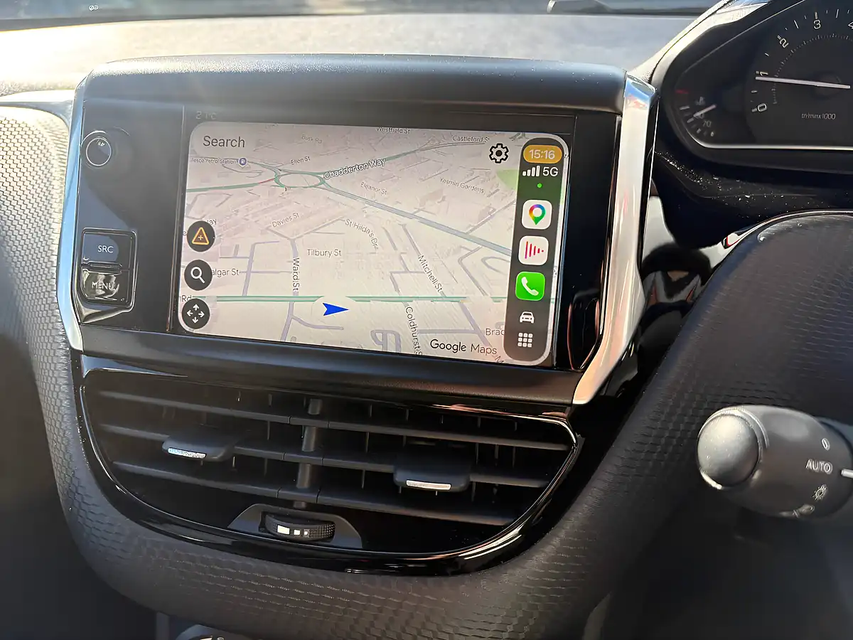 Used 2018 Peugeot 208 Signature Grey - Interior and Exterior details 17