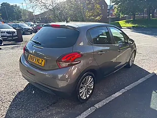 Used 2018 Peugeot 208 Signature Grey - Interior and Exterior details 3