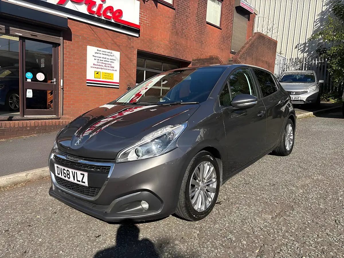 Used 2018 Peugeot 208 Signature Grey - Interior and Exterior details 7