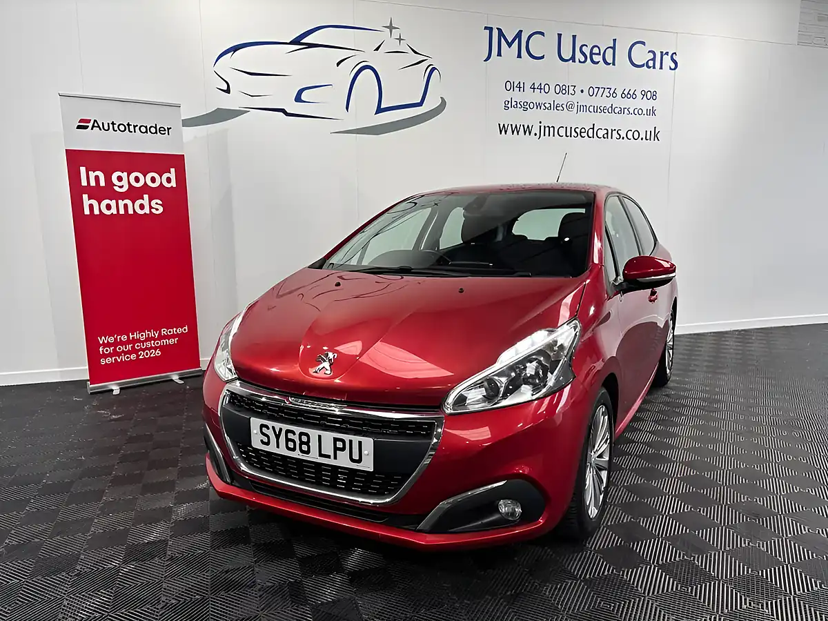 Used 2018 Peugeot 208 Signature Red - Front View