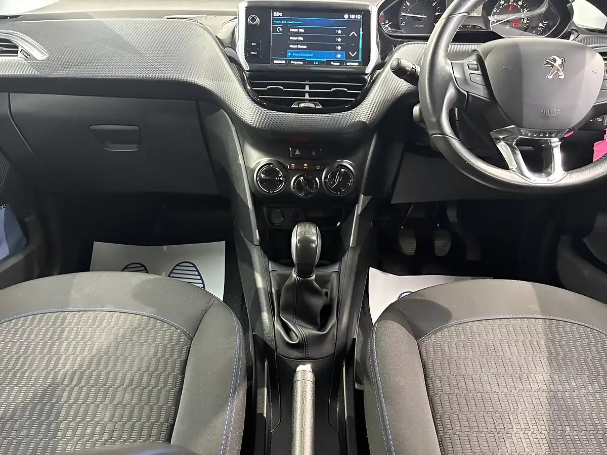 Used 2018 Peugeot 208 Signature Red - Interior and Exterior details 14
