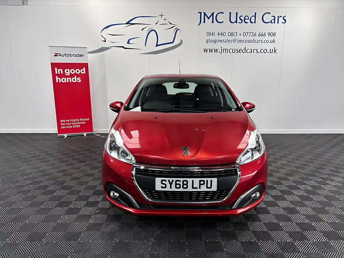 Used 2018 Peugeot 208 Signature Red - Interior and Exterior details 3
