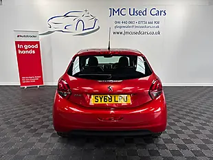 Used 2018 Peugeot 208 Signature Red - Interior and Exterior details 5