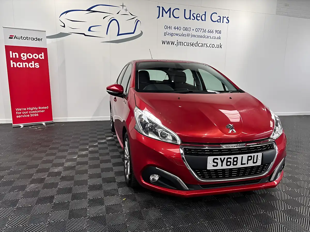 Used 2018 Peugeot 208 Signature Red - Interior and Exterior details 6