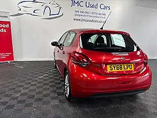Used 2018 Peugeot 208 Signature Red - Interior and Exterior details 8