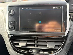 Used 2018 Peugeot 208 Signature White - Interior and Exterior details 10