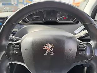 Used 2018 Peugeot 208 Signature White - Interior and Exterior details 11