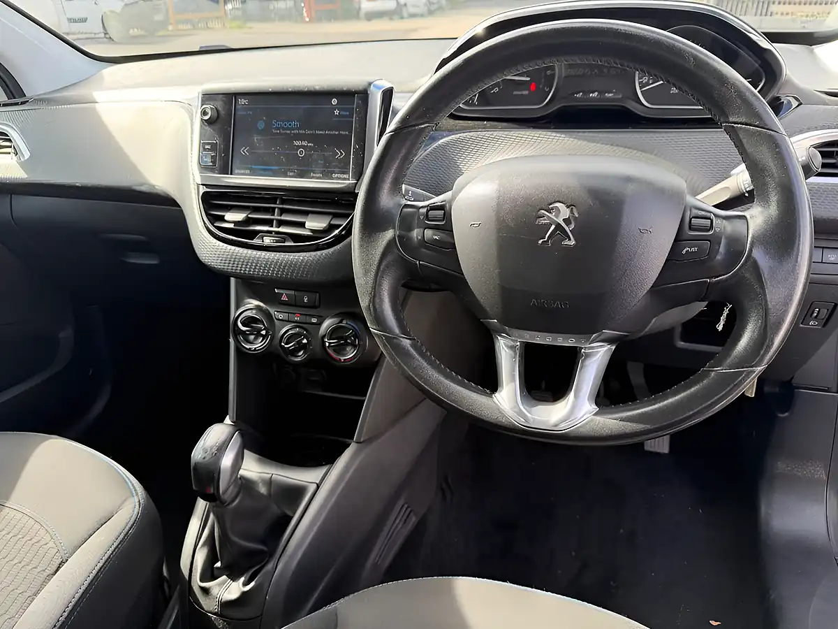 Used 2018 Peugeot 208 Signature White - Interior and Exterior details 12