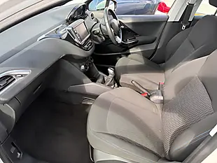 Used 2018 Peugeot 208 Signature White - Interior and Exterior details 14
