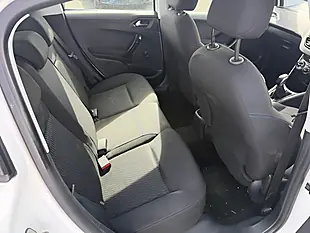 Used 2018 Peugeot 208 Signature White - Interior and Exterior details 15
