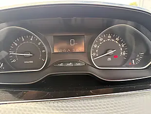 Used 2018 Peugeot 208 Signature White - Interior and Exterior details 4