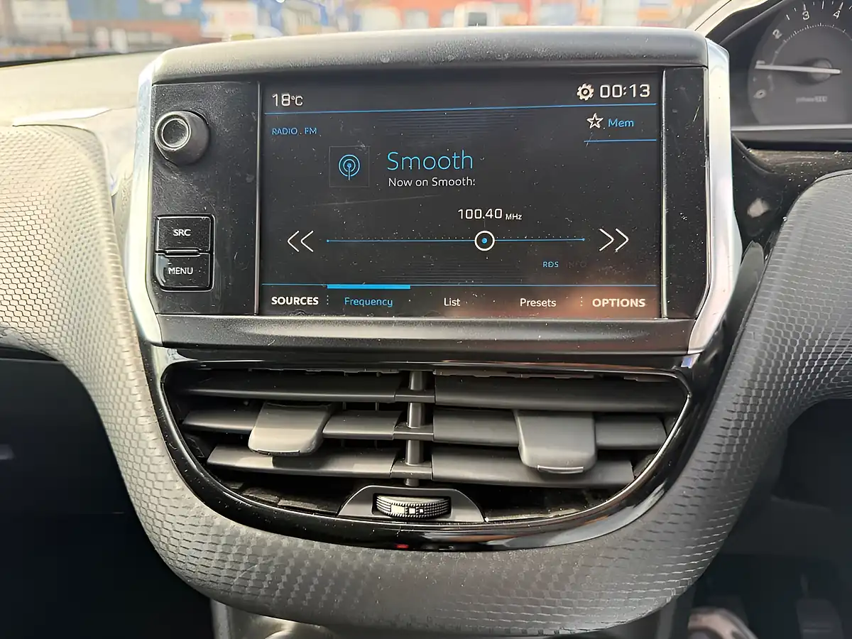 Used 2018 Peugeot 208 Signature White - Interior and Exterior details 9