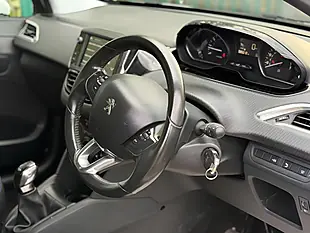 Used 2018 Peugeot 208 Signature White - Interior and Exterior details 4