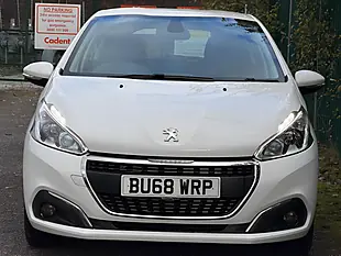 Used 2018 Peugeot 208 Signature White - Interior and Exterior details 7