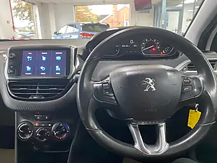 Used 2018 Peugeot 208 Signature White - Interior and Exterior details 10
