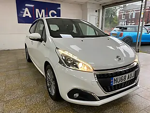 Used 2018 Peugeot 208 Signature White - Interior and Exterior details 2