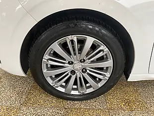 Used 2018 Peugeot 208 Signature White - Interior and Exterior details 4