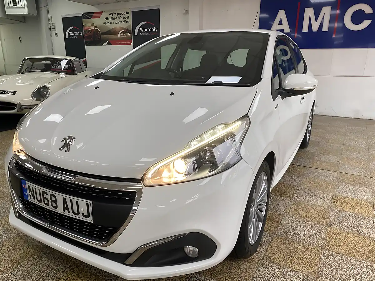 Used 2018 Peugeot 208 Signature White - Interior and Exterior details 6