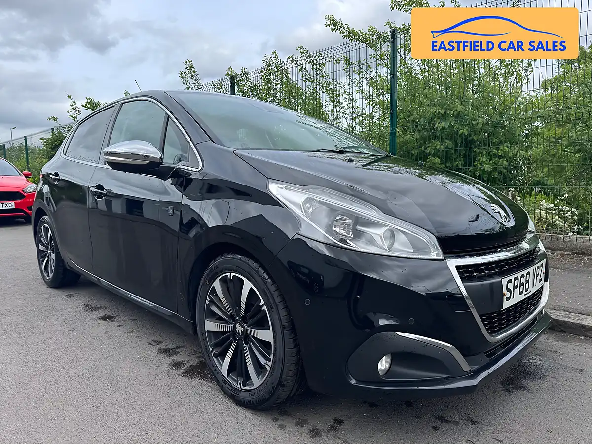 Used 2018 Peugeot 208 Tech Edition Black - Front View