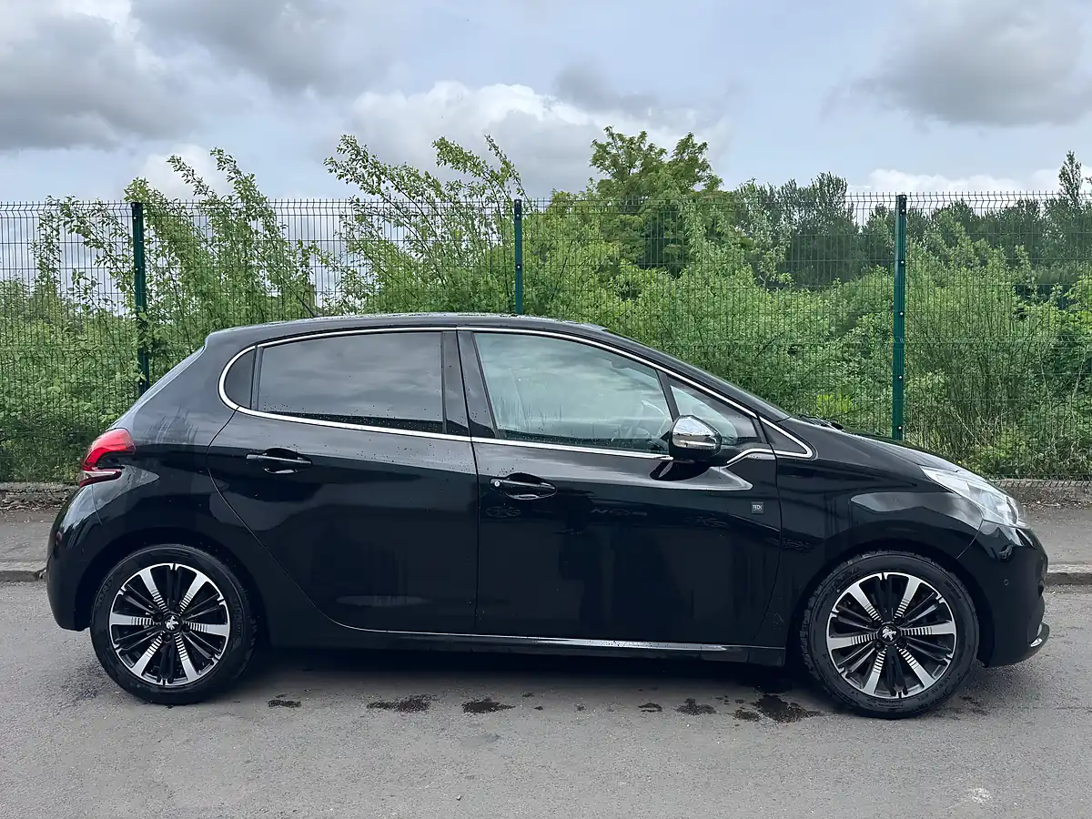 Used 2018 Peugeot 208 Tech Edition Black - Interior and Exterior details 2