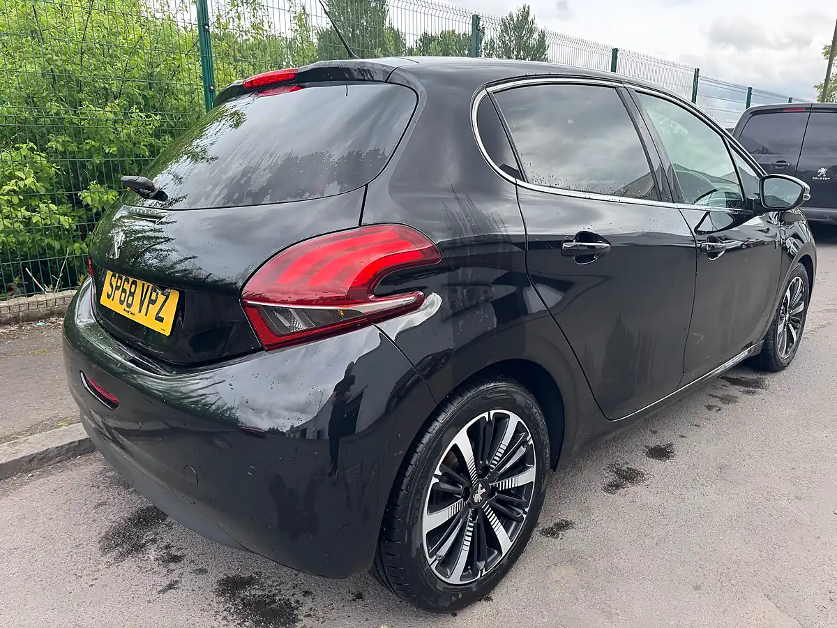 Used 2018 Peugeot 208 Tech Edition Black - Interior and Exterior details 3