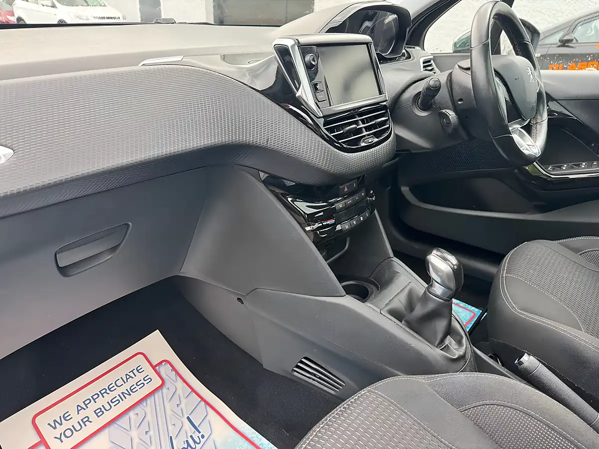 Used 2018 Peugeot 208 Tech Edition Black - Interior and Exterior details 4