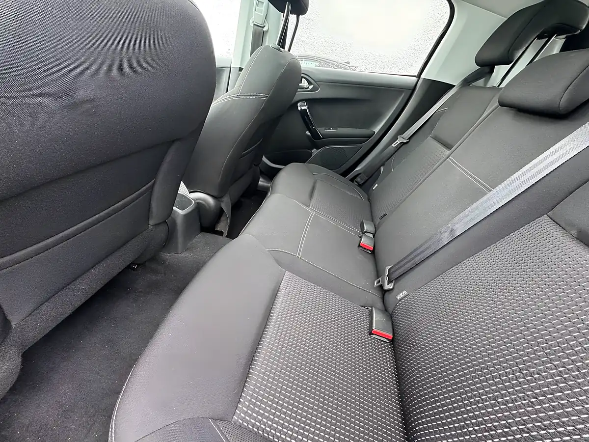 Used 2018 Peugeot 208 Tech Edition Black - Interior and Exterior details 6