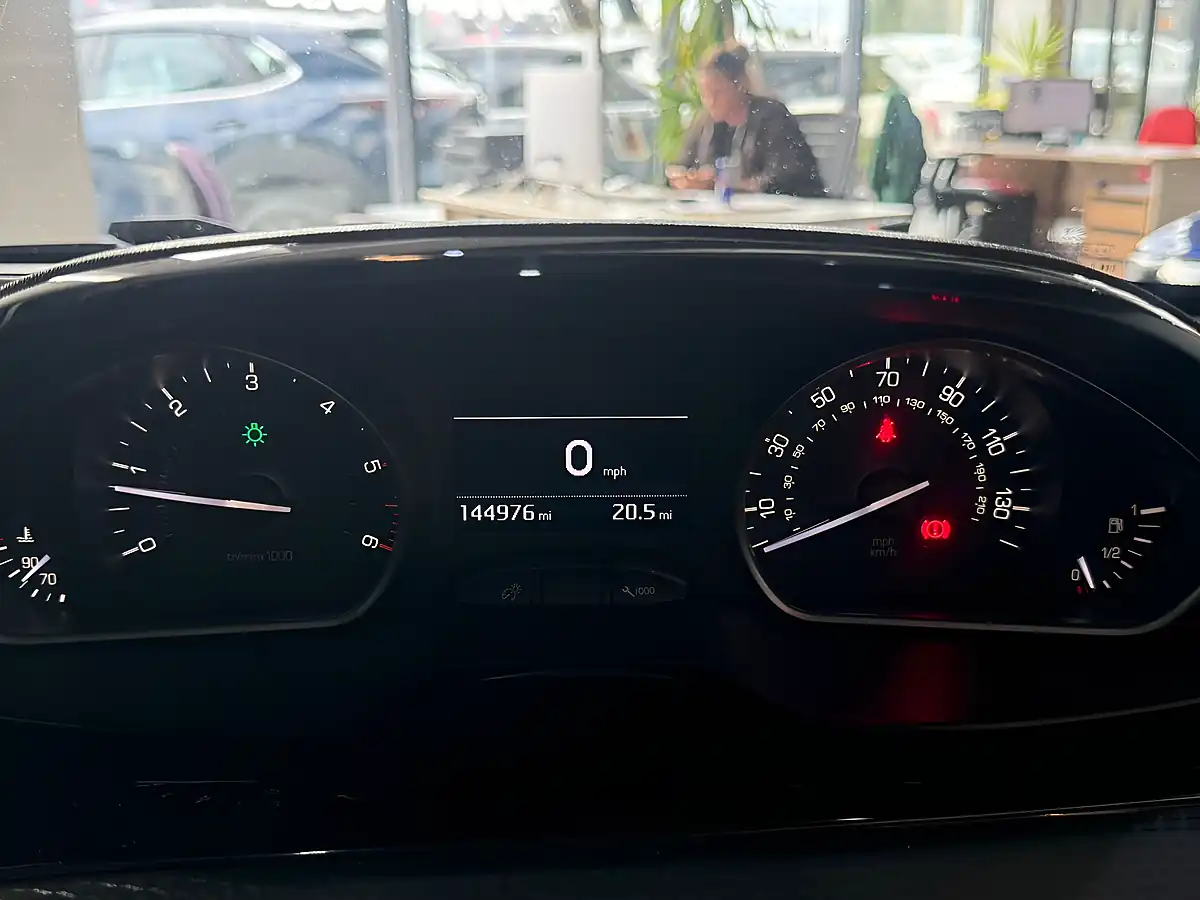 Used 2018 Peugeot 208 Tech Edition Grey - Interior and Exterior details 19