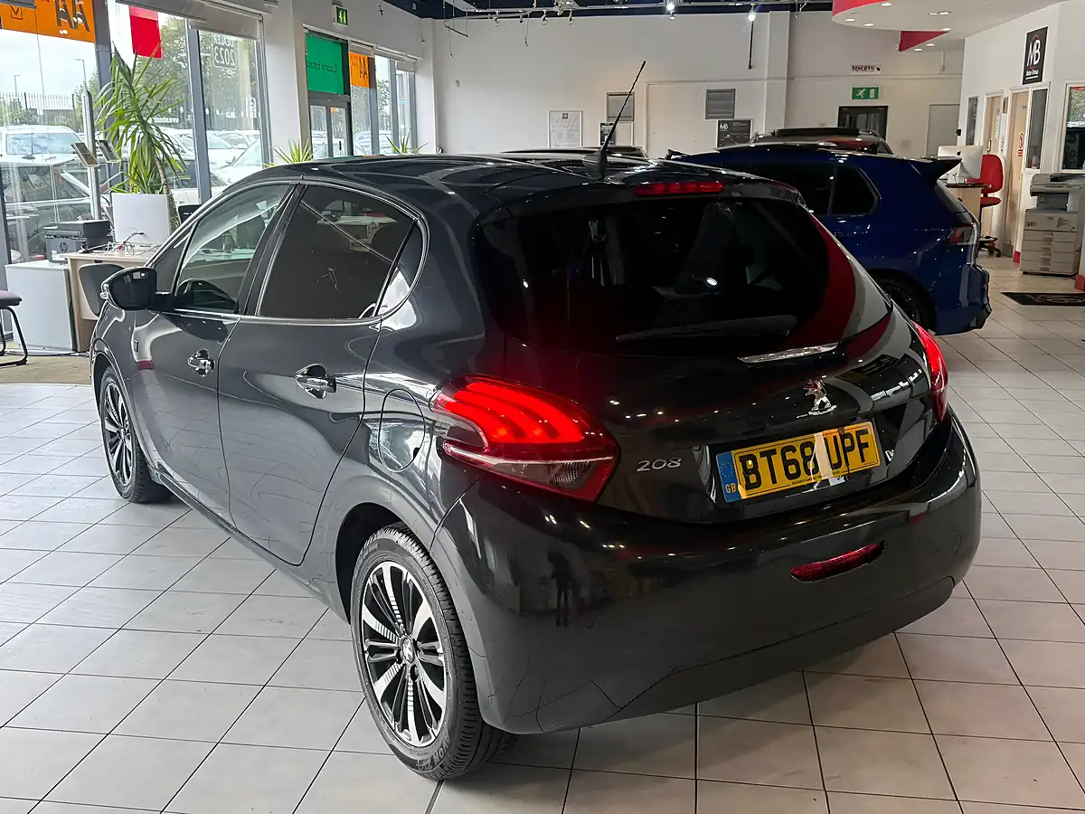 Used 2018 Peugeot 208 Tech Edition Grey - Interior and Exterior details 7