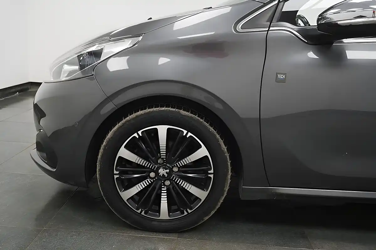 Used 2018 Peugeot 208 Tech Edition Grey - Interior and Exterior details 12