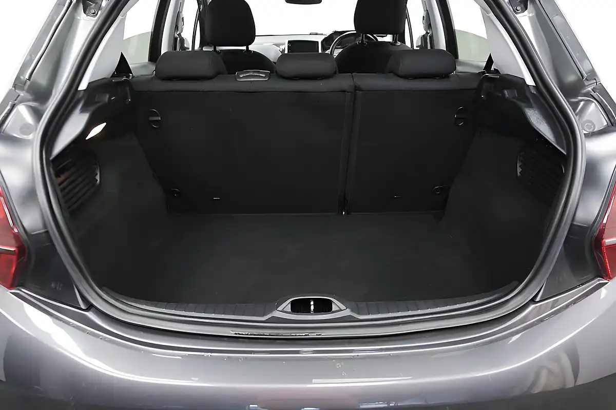 Used 2018 Peugeot 208 Tech Edition Grey - Interior and Exterior details 15