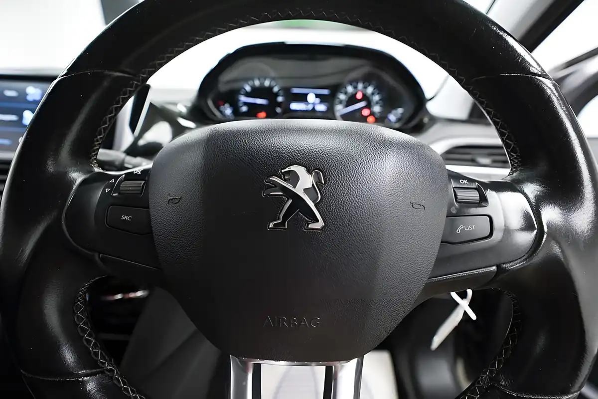 Used 2018 Peugeot 208 Tech Edition Grey - Interior and Exterior details 16