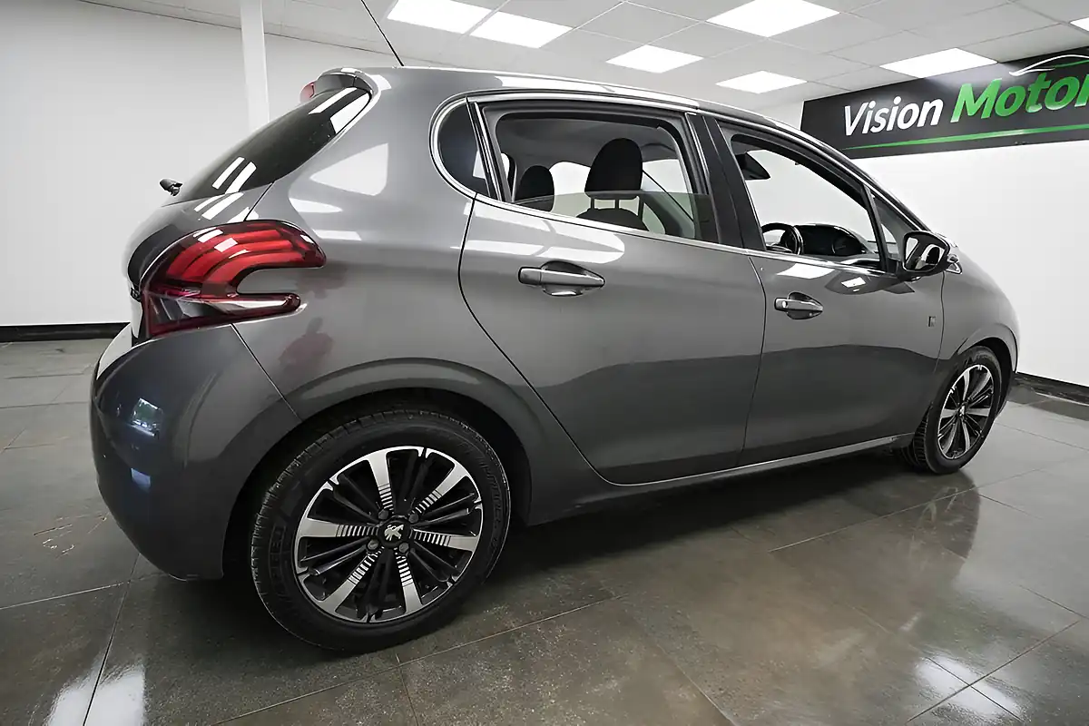 Used 2018 Peugeot 208 Tech Edition Grey - Interior and Exterior details 4