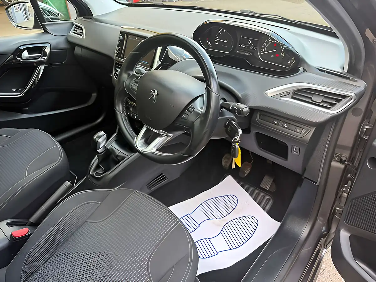 Used 2018 Peugeot 208 Tech Edition Grey - Interior and Exterior details 15
