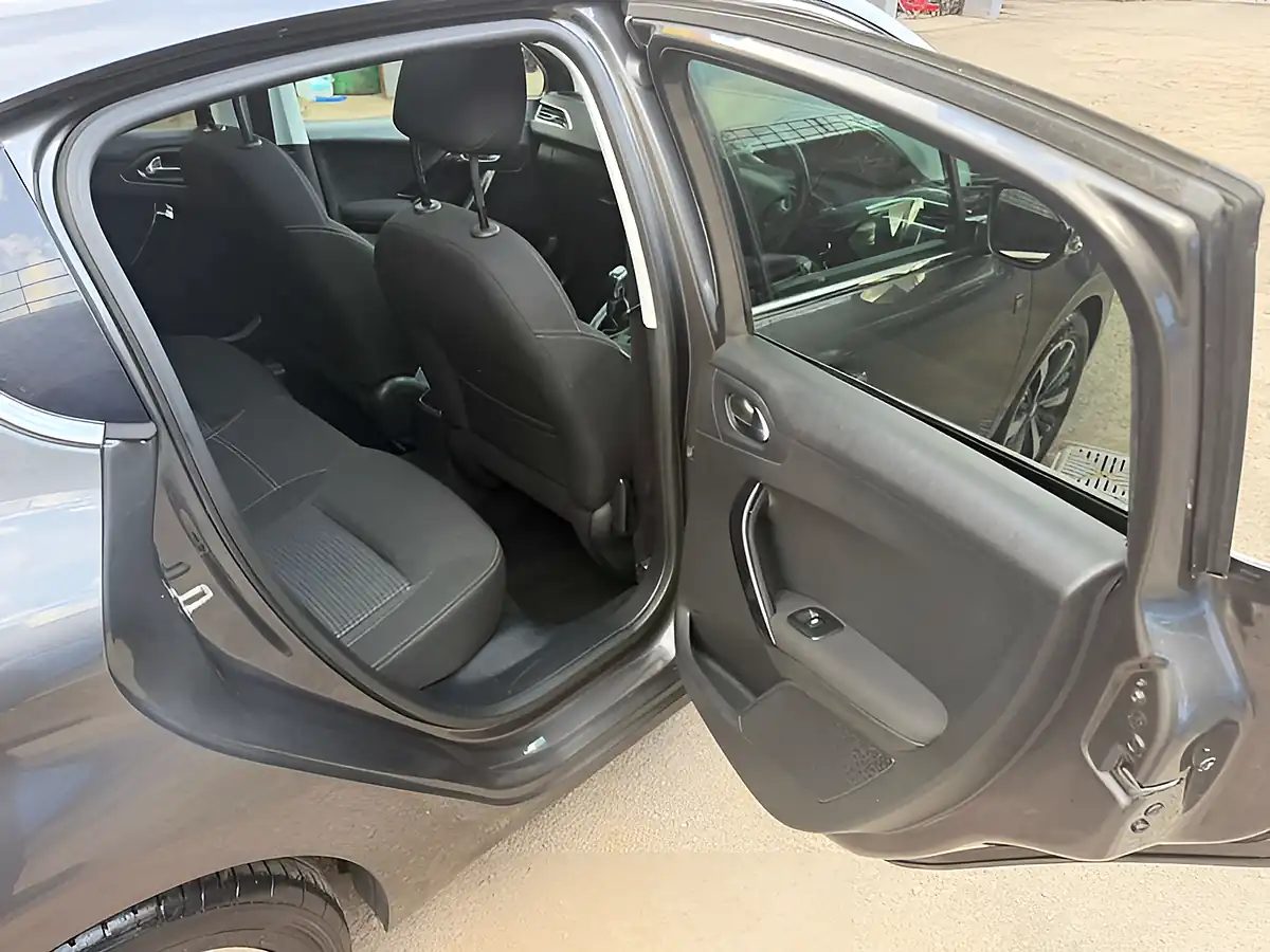 Used 2018 Peugeot 208 Tech Edition Grey - Interior and Exterior details 16