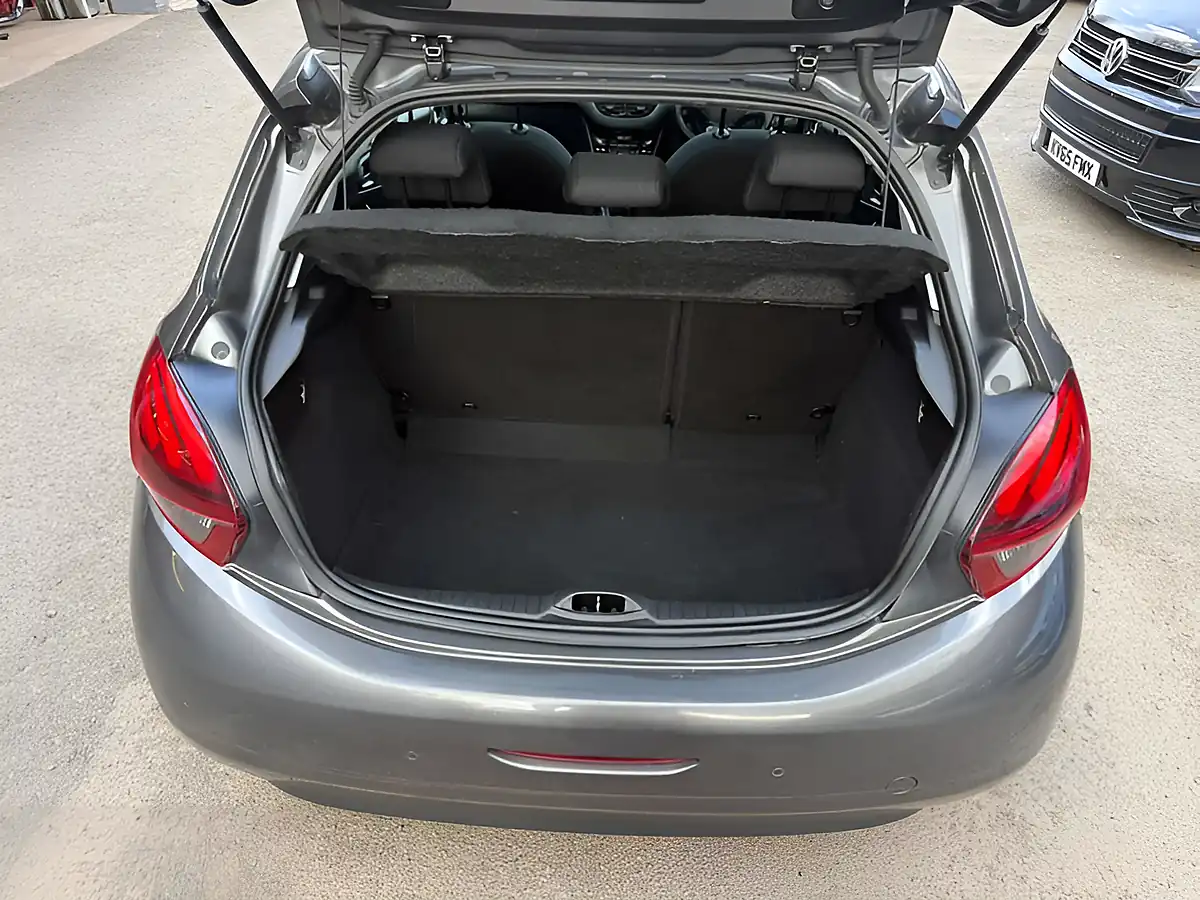 Used 2018 Peugeot 208 Tech Edition Grey - Interior and Exterior details 19