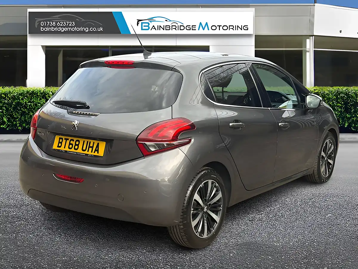 Used 2018 Peugeot 208 Tech Edition Grey - Interior and Exterior details 3