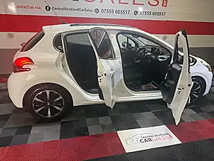 Used 2018 Peugeot 208 Tech Edition White - Interior and Exterior details 15