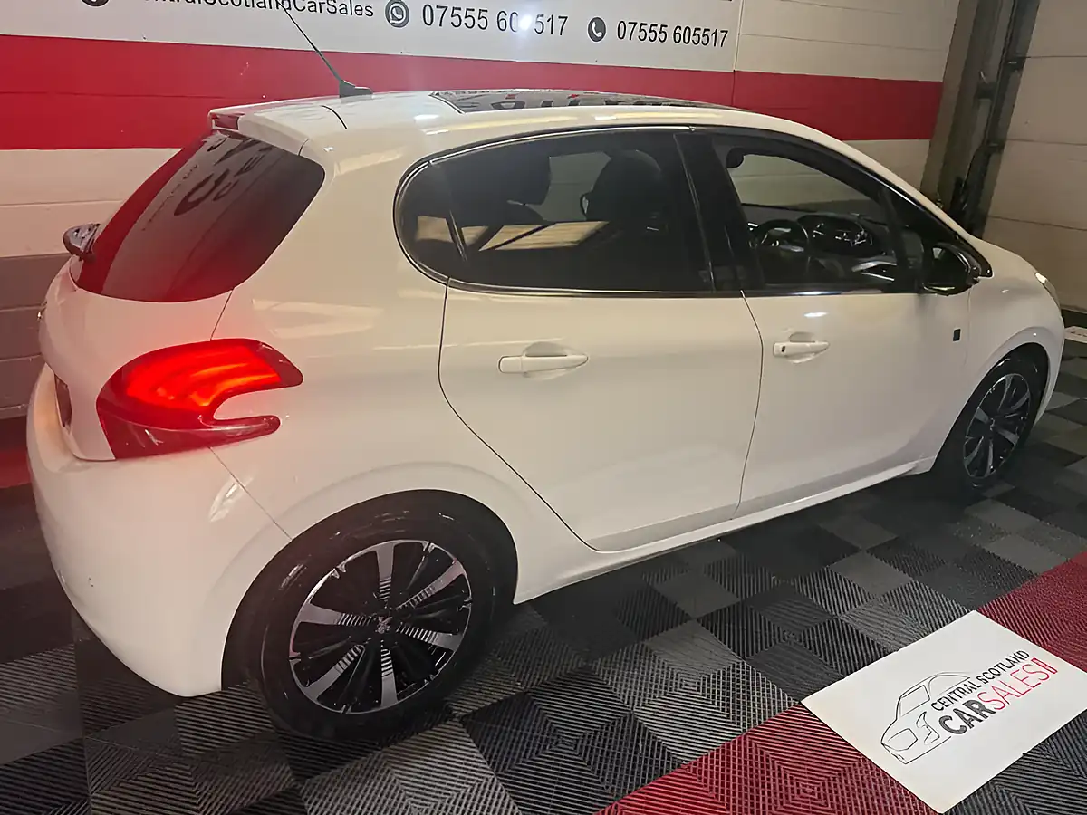 Used 2018 Peugeot 208 Tech Edition White - Interior and Exterior details 16