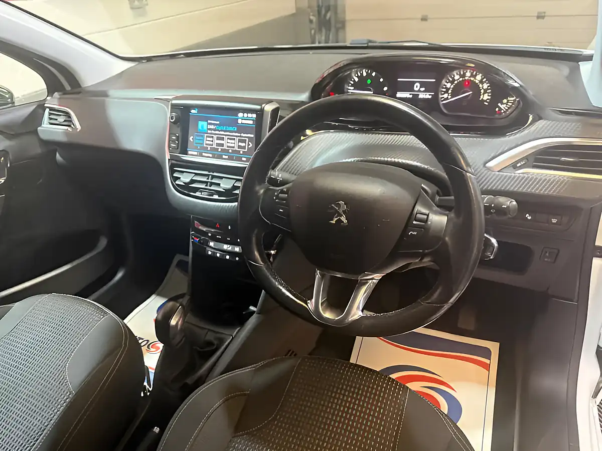 Used 2018 Peugeot 208 Tech Edition White - Interior and Exterior details 19
