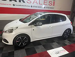 Used 2018 Peugeot 208 Tech Edition White - Interior and Exterior details 4
