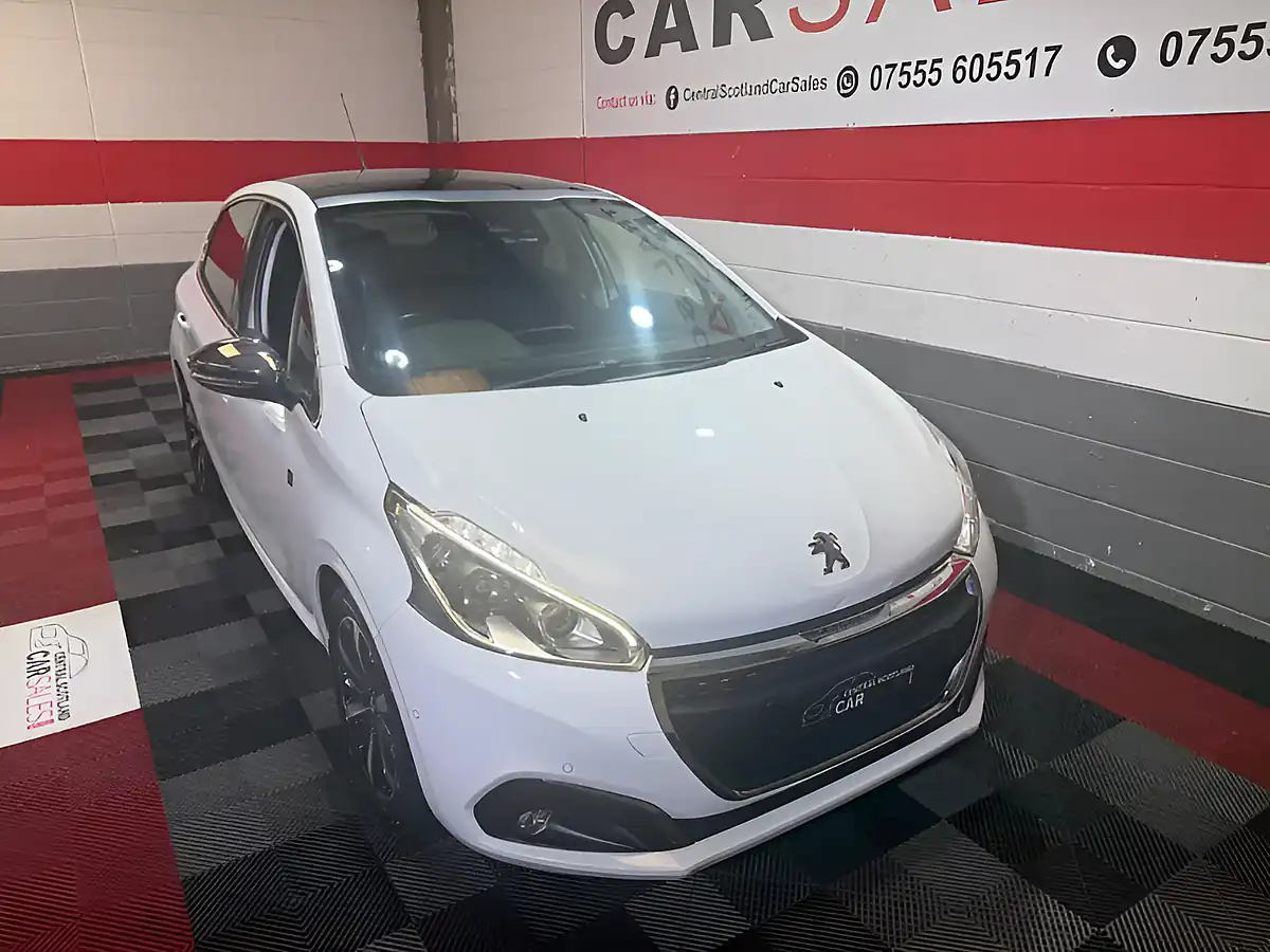 Used 2018 Peugeot 208 Tech Edition White - Interior and Exterior details 6