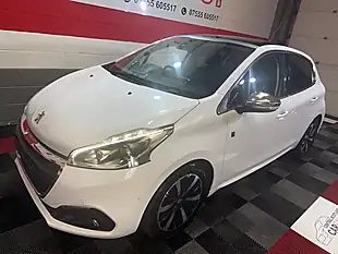 Used 2018 Peugeot 208 Tech Edition White - Interior and Exterior details 9