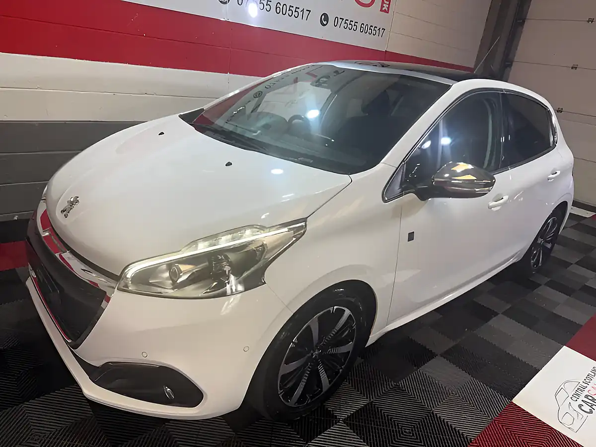 Used 2018 Peugeot 208 Tech Edition White - Interior and Exterior details 9