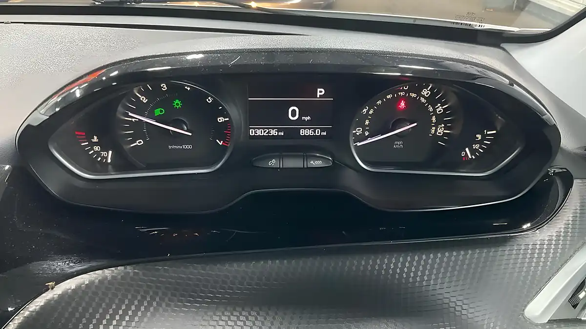 Used 2018 Peugeot 208 Tech Edition White - Interior and Exterior details 10