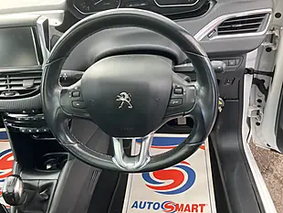 Used 2018 Peugeot 208 Tech Edition White - Interior and Exterior details 16