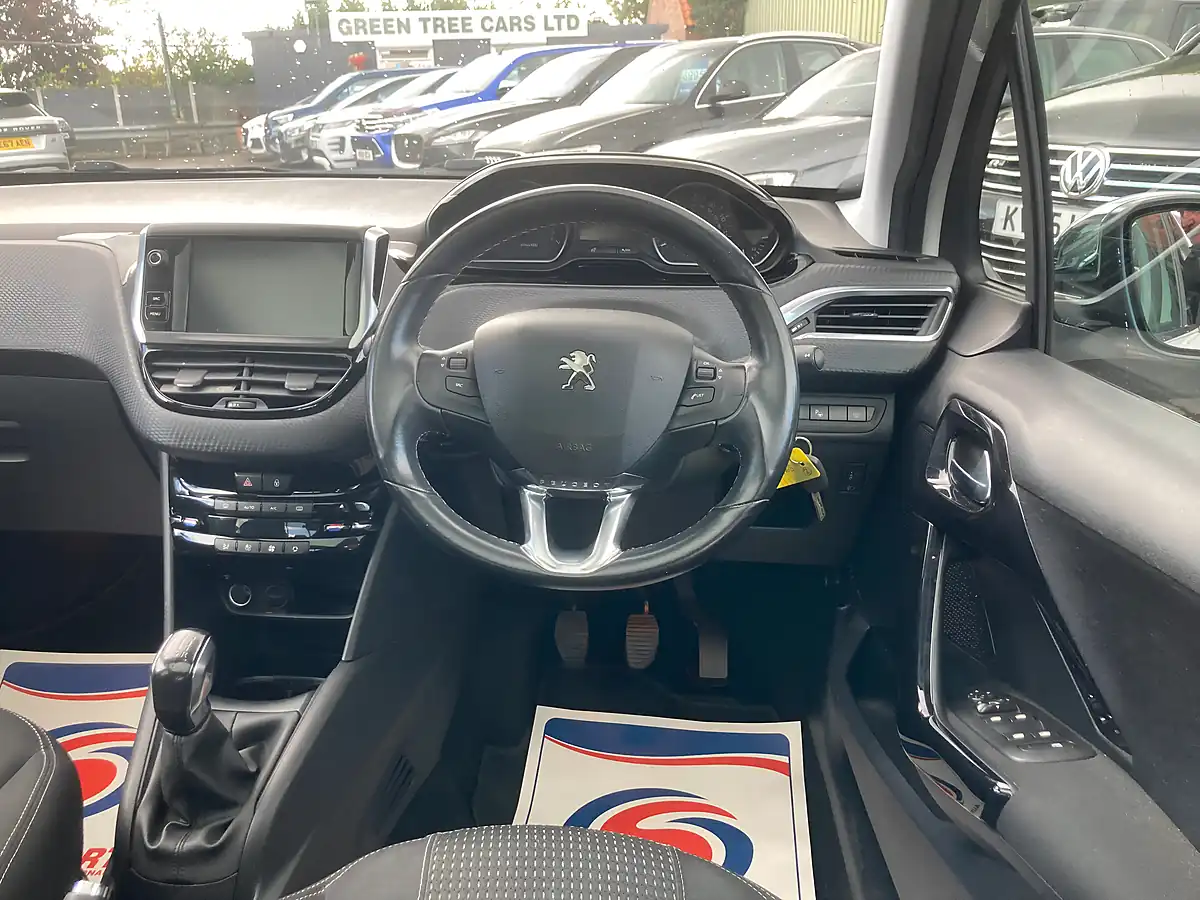 Used 2018 Peugeot 208 Tech Edition White - Interior and Exterior details 18